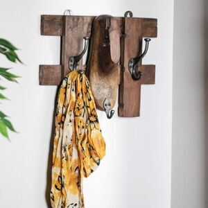 Deco 79 Farmhouse Shoe-Designed Wall Hook Rack 14W x 11H Brown